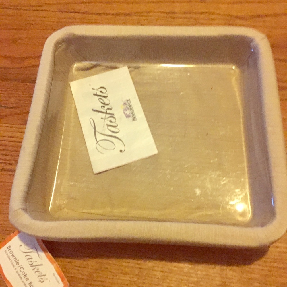 NWT - Taskets Renaissance brownie basket